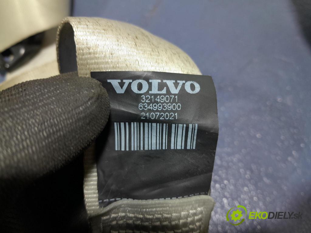 Volvo Xc60 2022 kokpit,pristrojová doska