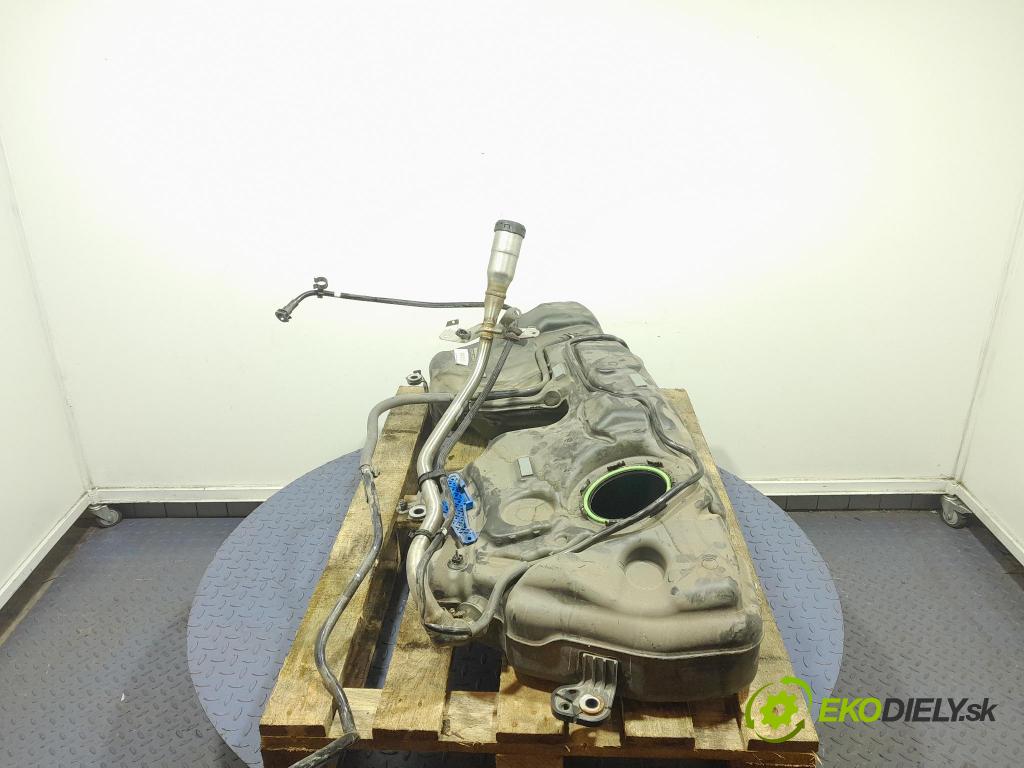 Volvo Xc60 2022 Nádrž: paliva 32325592