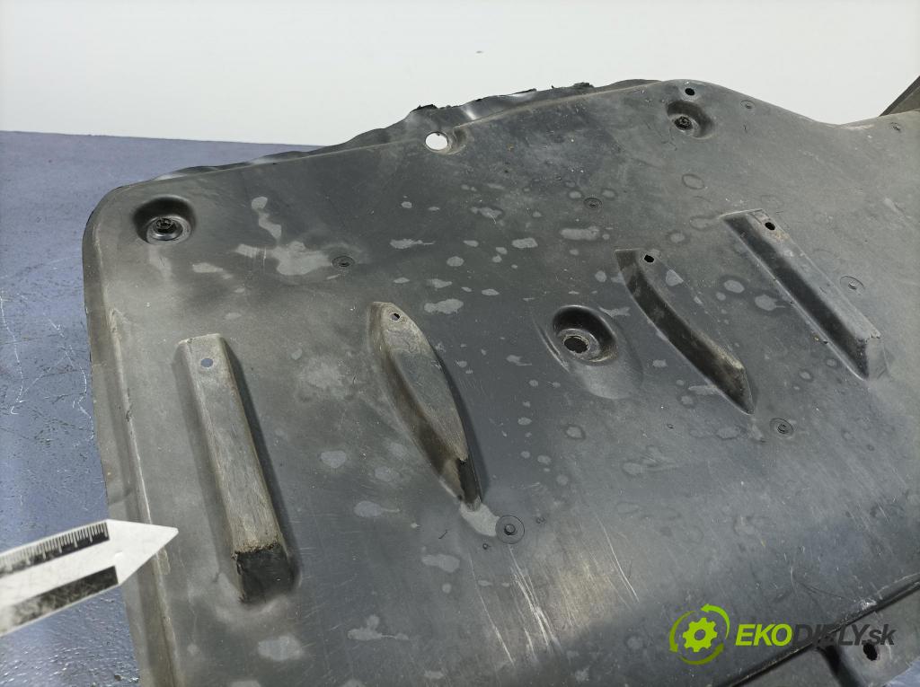 Suzuki Swace 2021 kryt Plast: podvozek: 58399-02170
