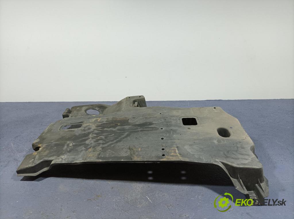 Suzuki Swace 2021 kryt Plast: podvozek: 57628-02160
