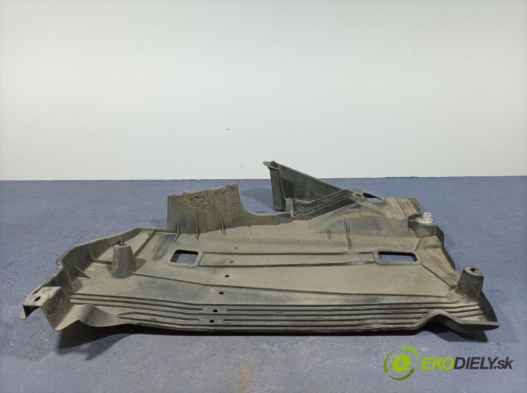 Suzuki Swace 2021 kryt Plast: podvozek: 57628-02160