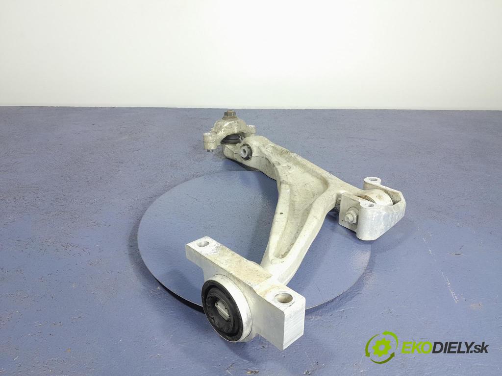 Volvo Xc60 2022 Predné v pravo: 32246810