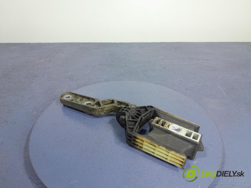 Volvo Xc60 2022 Vankúš/: držiak Motor: 31480554