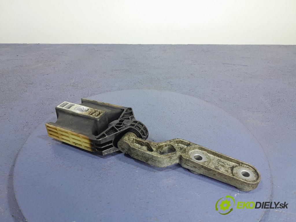 Volvo Xc60 2022 Vankúš/: držiak Motor: 31480554