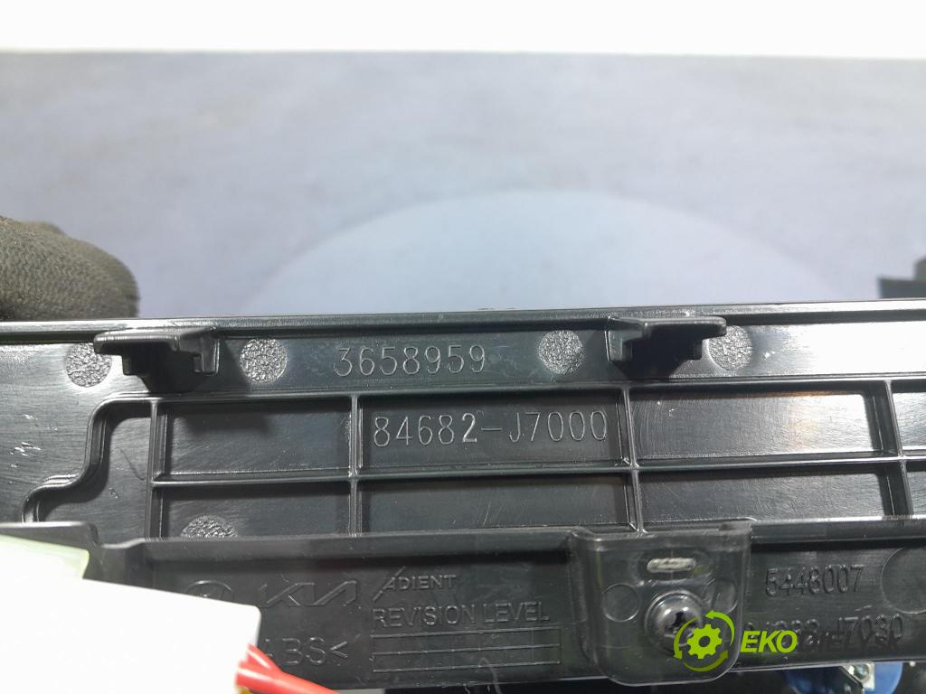 Kia Ceed 2023 kastlík 84682-J7000