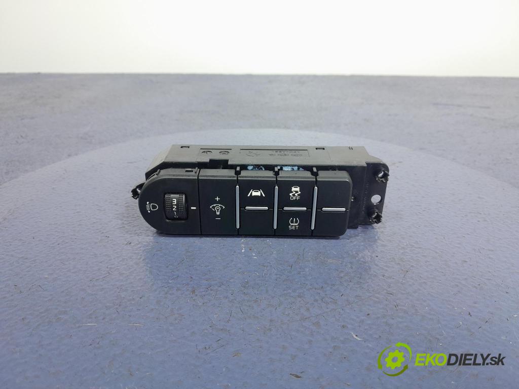 Kia Ceed 2023 prepínač 93700-J7431