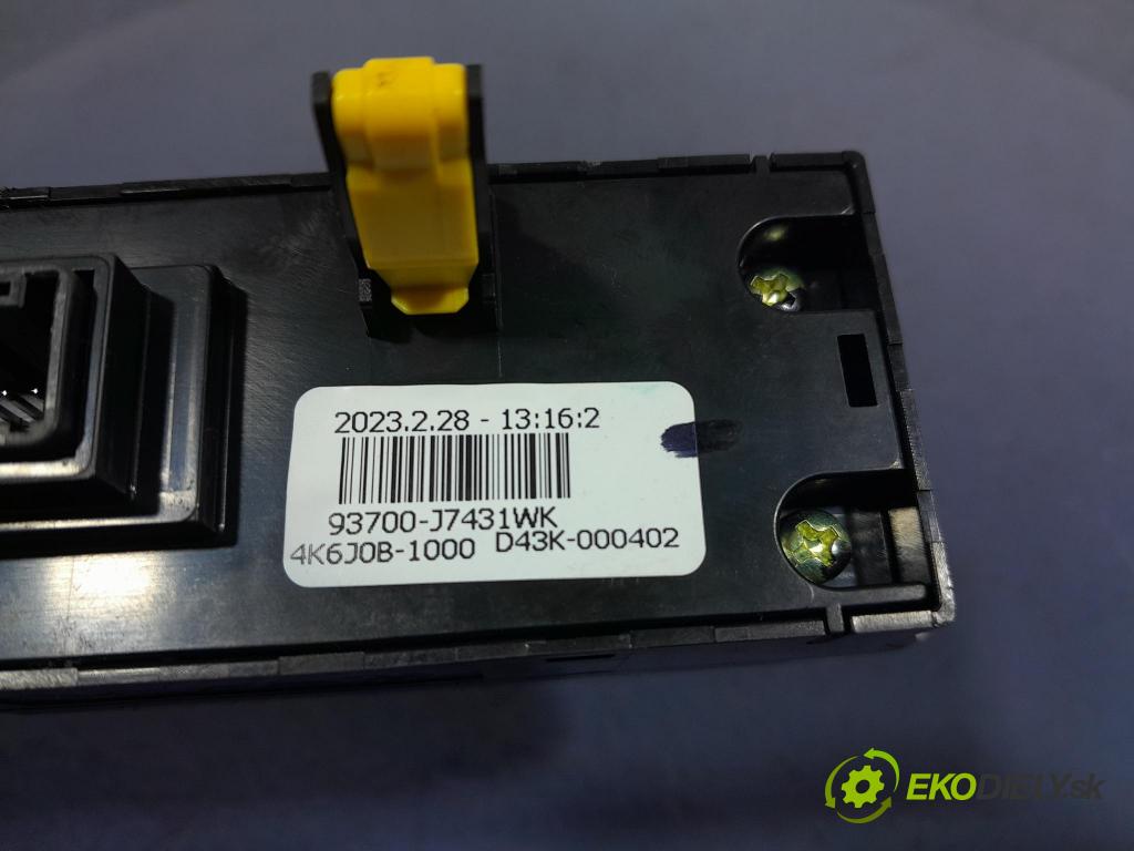 Kia Ceed 2023 prepínač 93700-J7431