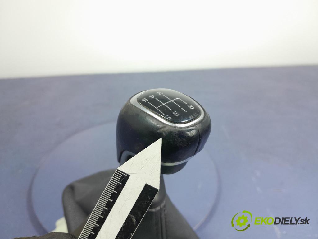 Kia Ceed 2023 Páka: Zmeny: 43700-J7120