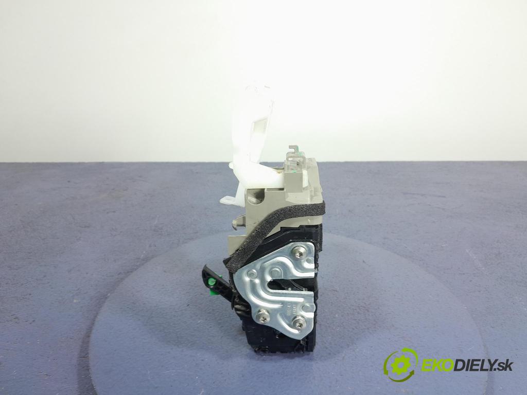 Kia Ceed 2023 zámok dvere Predné Vľavo: 81310-J7010