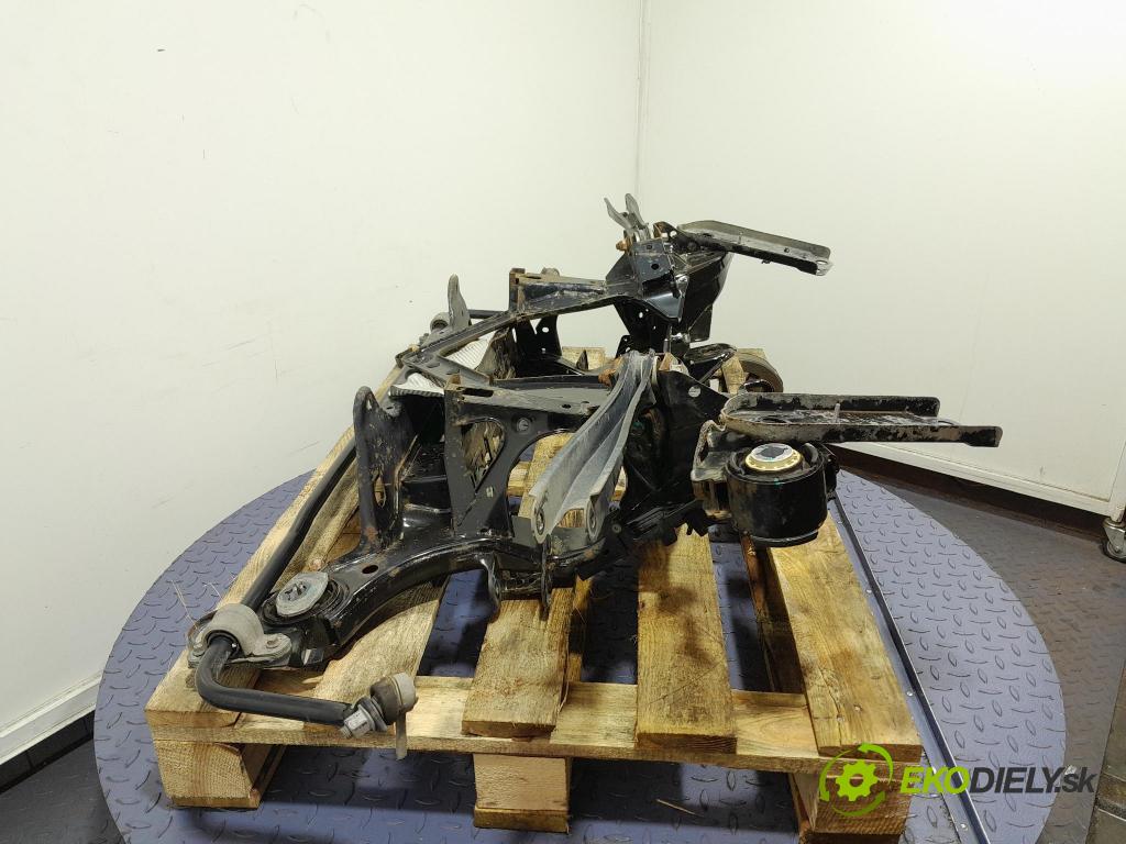 Volvo Xc60 2022 výstuha Pozastavenia: zad 