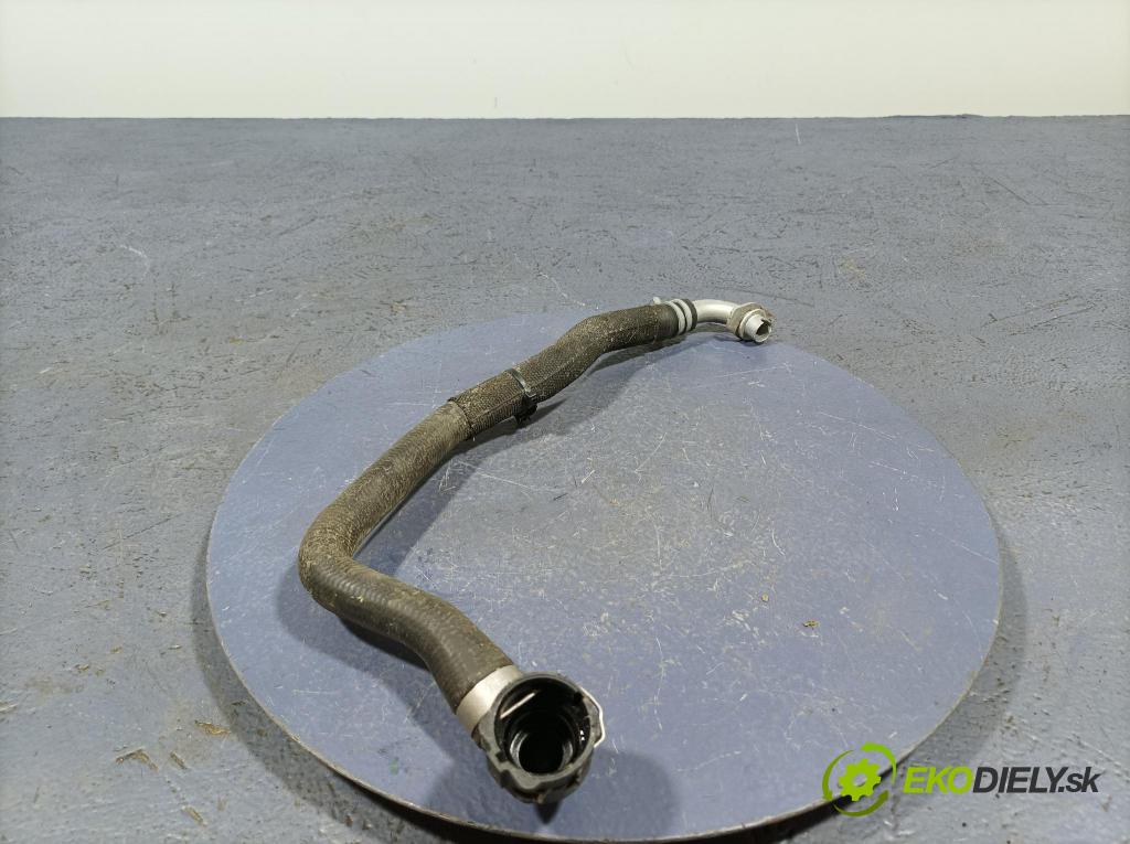 Volvo Xc60 2022 rúrka Chladič: 32339327