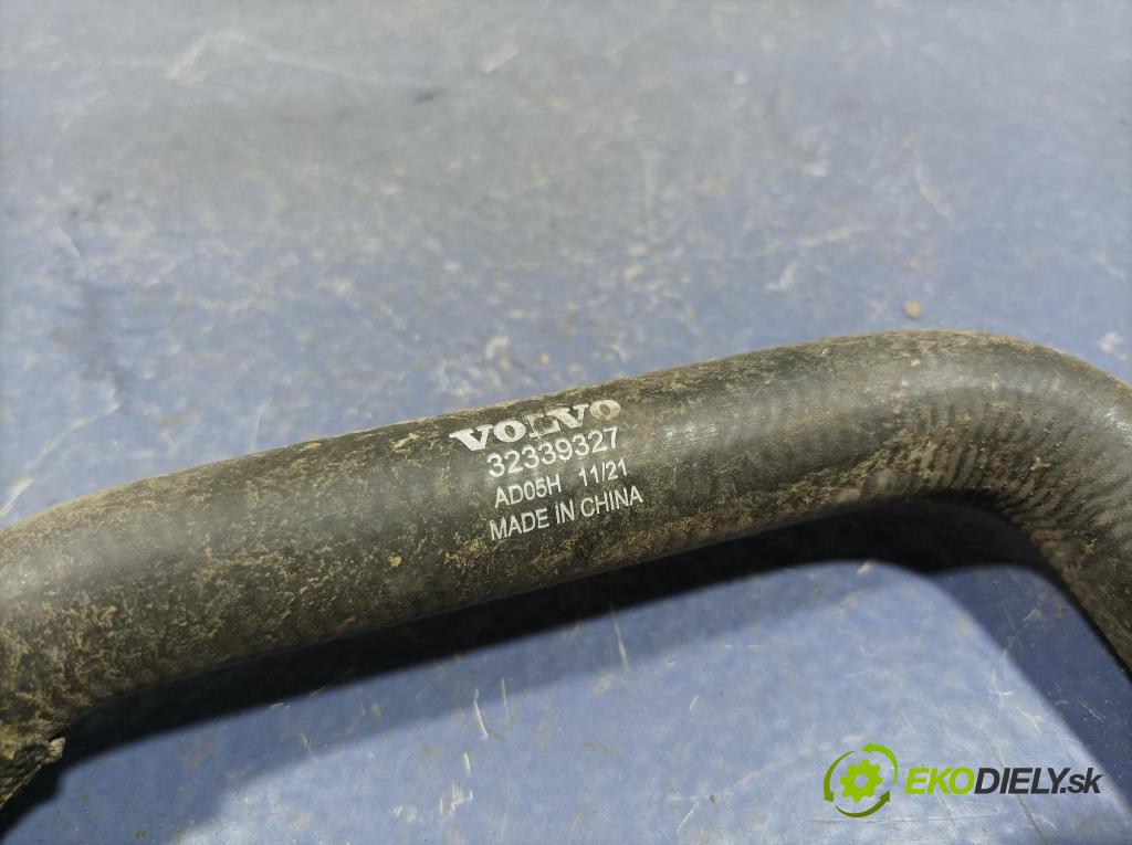 Volvo Xc60 2022 rúrka Chladič: 32339327
