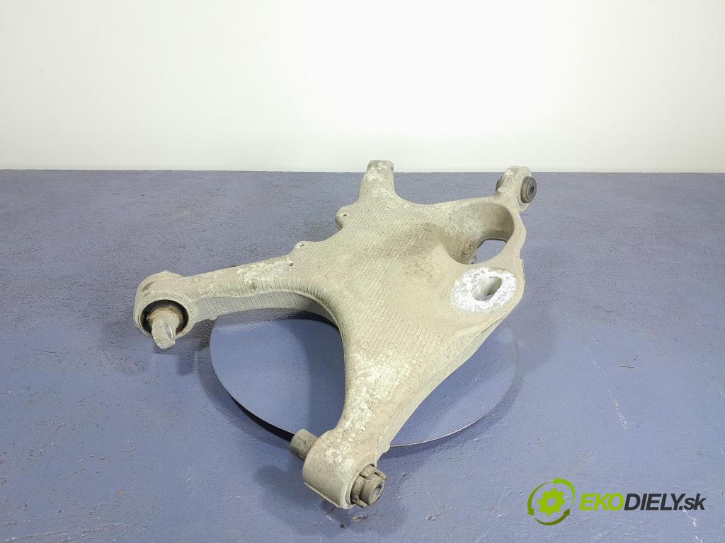 Volvo Xc60 2022 zad v pravo: 32292414