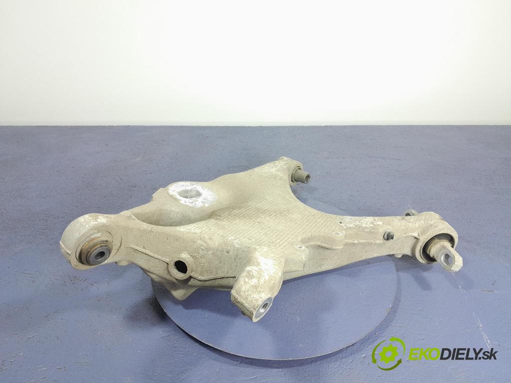 Volvo Xc60 2022 zad v pravo: 32292414
