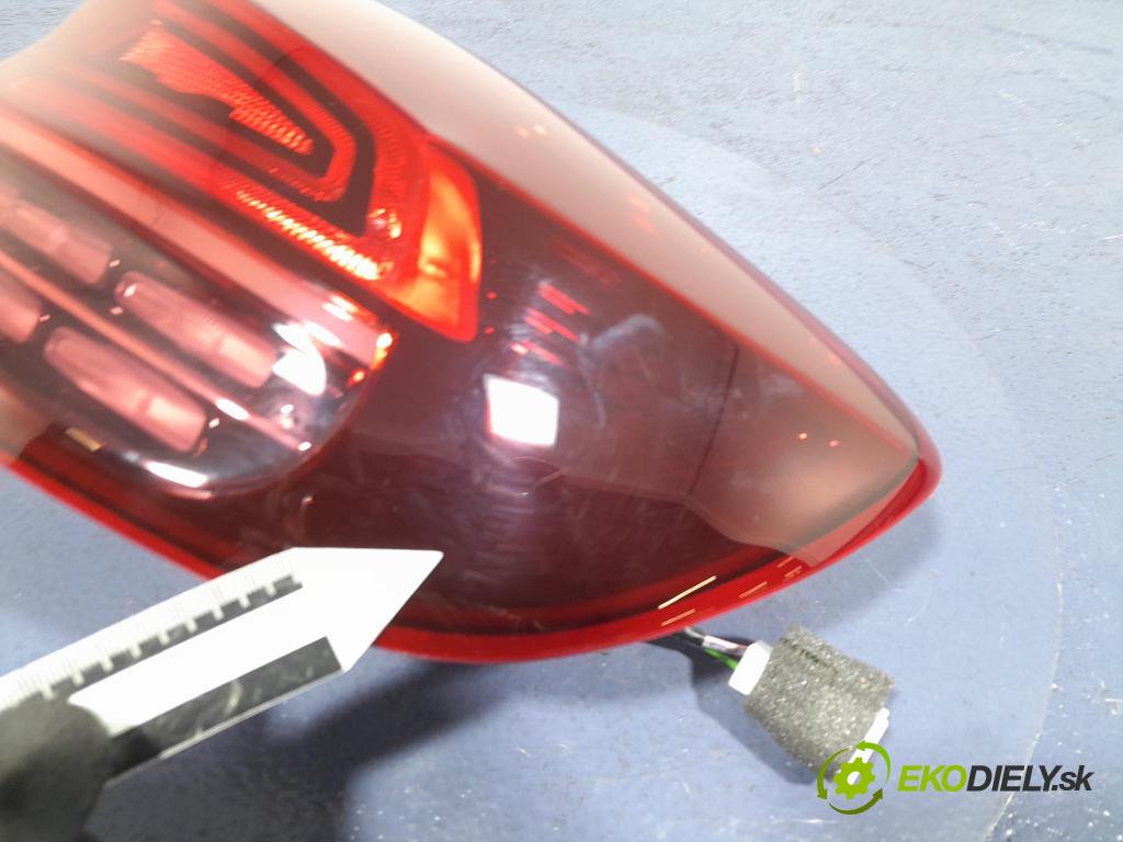 Kia Ceed 2023 svetlo / reflektor zad Prava: Vonkajsia: 92402-J7150