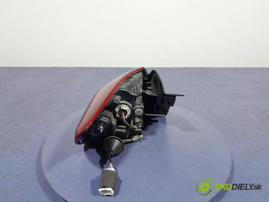 Kia Ceed 2023 svetlo / reflektor zad Prava: Vonkajsia: 92402-J7150