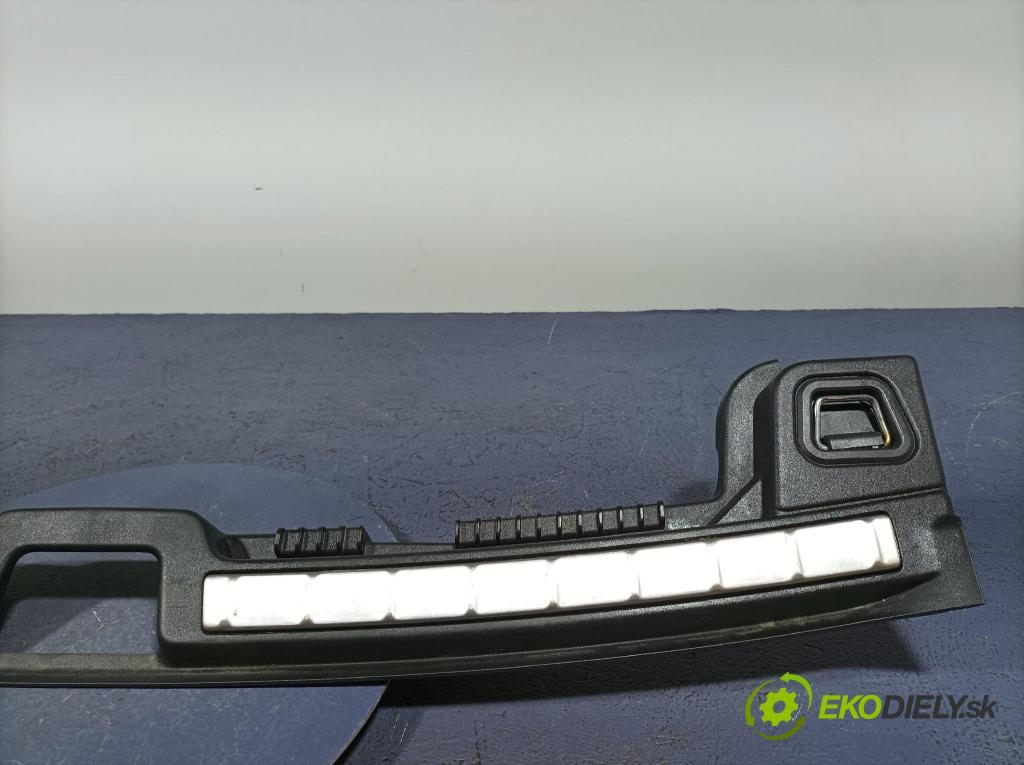Volvo Xc60 2022 kryt Plast: Interiéry: 39841600