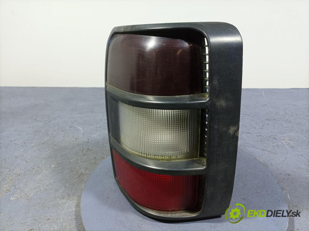 Mitsubishi Pajero 1999 svetlo / reflektor zad Prava: Vonkajsia: 043-1540R