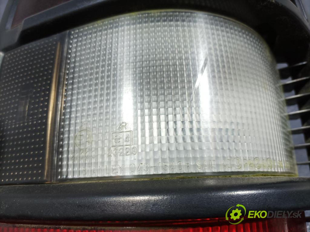 Mitsubishi Pajero 1999 svetlo / reflektor zad Prava: Vonkajsia: 043-1540R