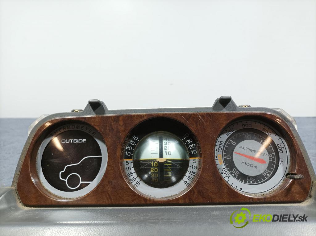 Mitsubishi Pajero 1999 prístrojovka/ budíky MR776528