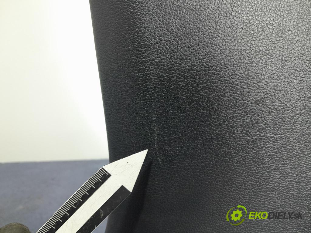 Kia Ceed 2023 kryt Plast: Interiéry: 85836-J7001