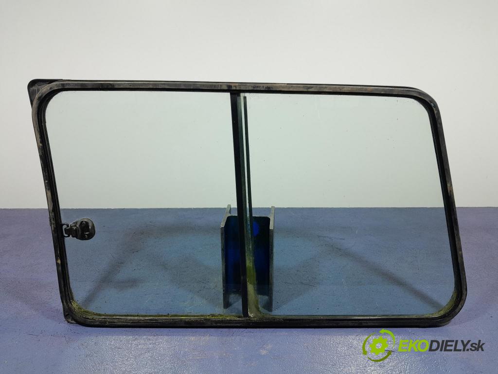 Mitsubishi Pajero 1999 sklo Karoséria: zad