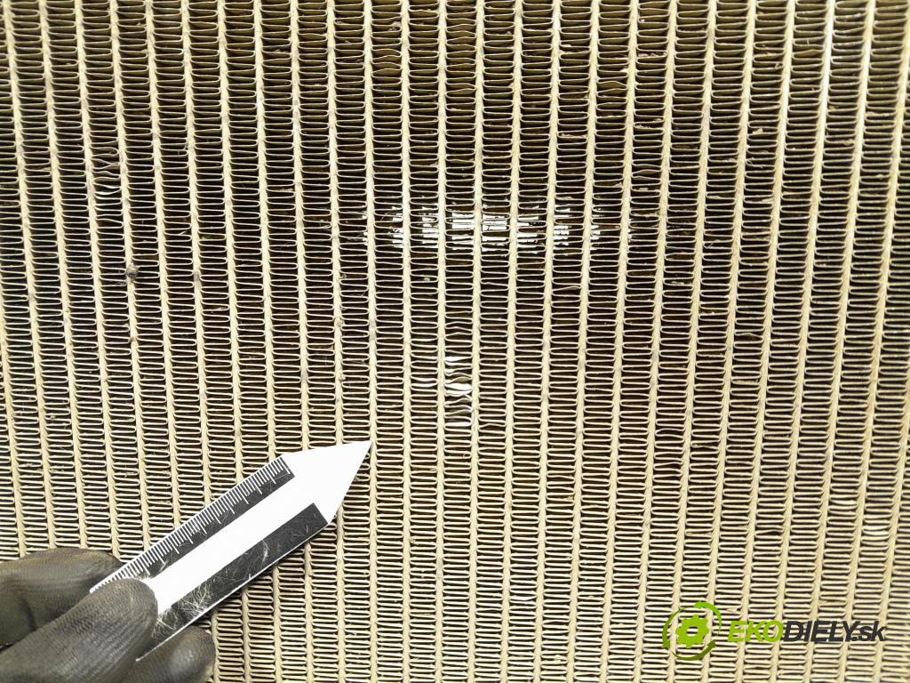 Mitsubishi Pajero 1999 chladič Voda: 