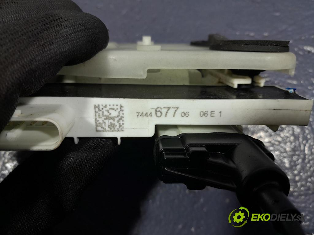 Bmw X7 2021 zámok dvere Predné Vľavo: 7444677
