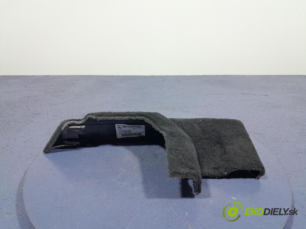 Bmw X7 2021 kryt Plast: Interiéry: 5A01885