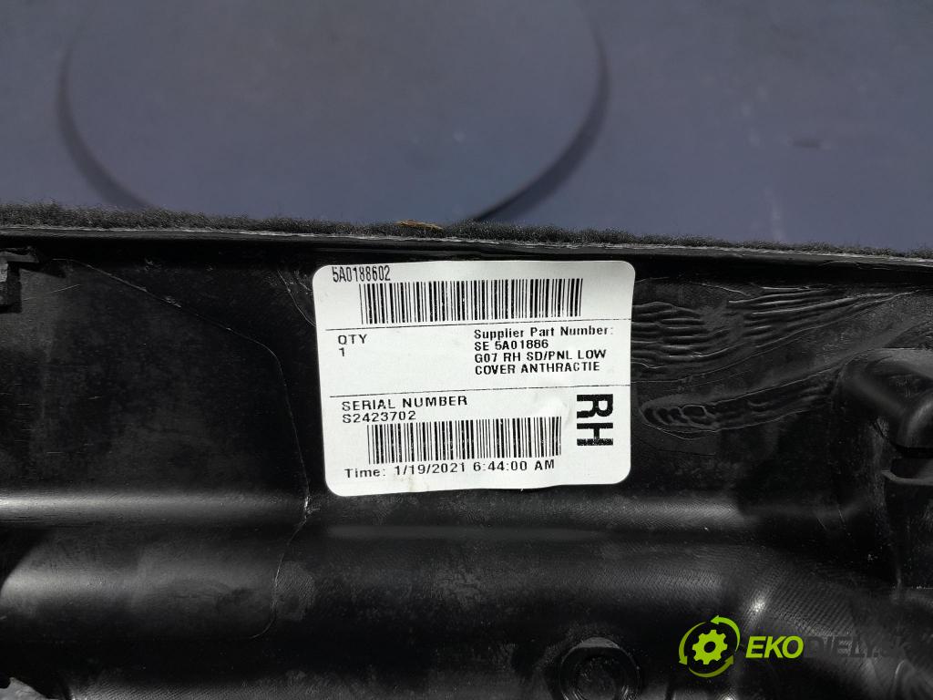 Bmw X7 2021 kryt Plast: Interiéry: 5A01886