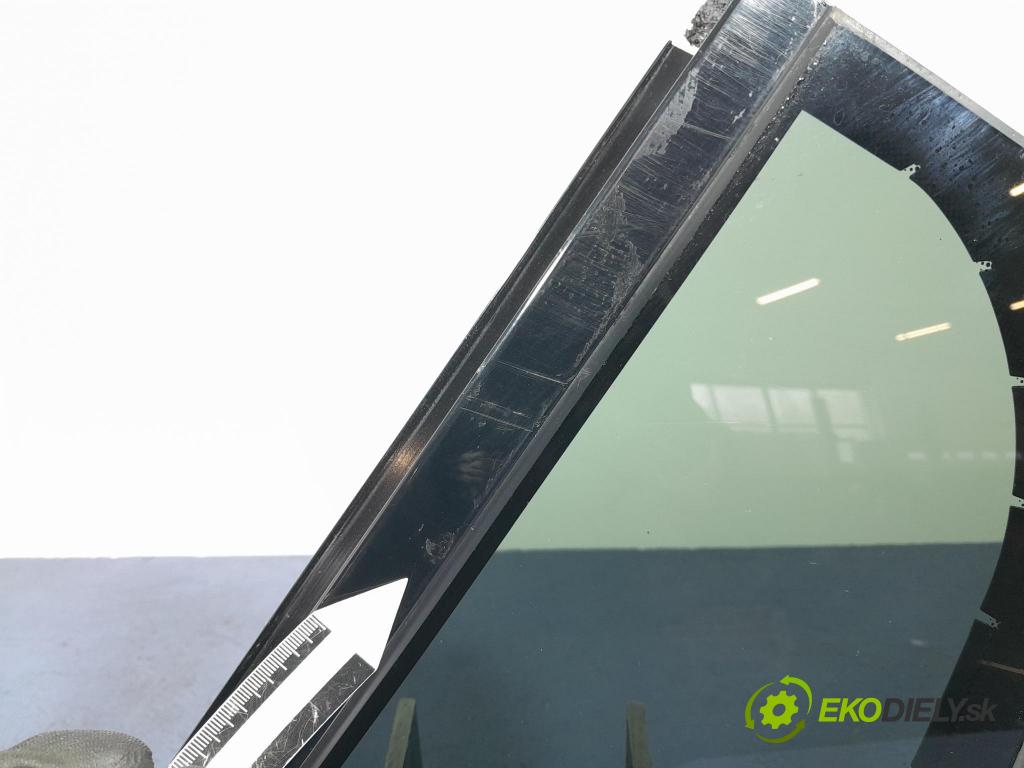 Bmw X7 2021 sklo dvere zad ľavé 7444113