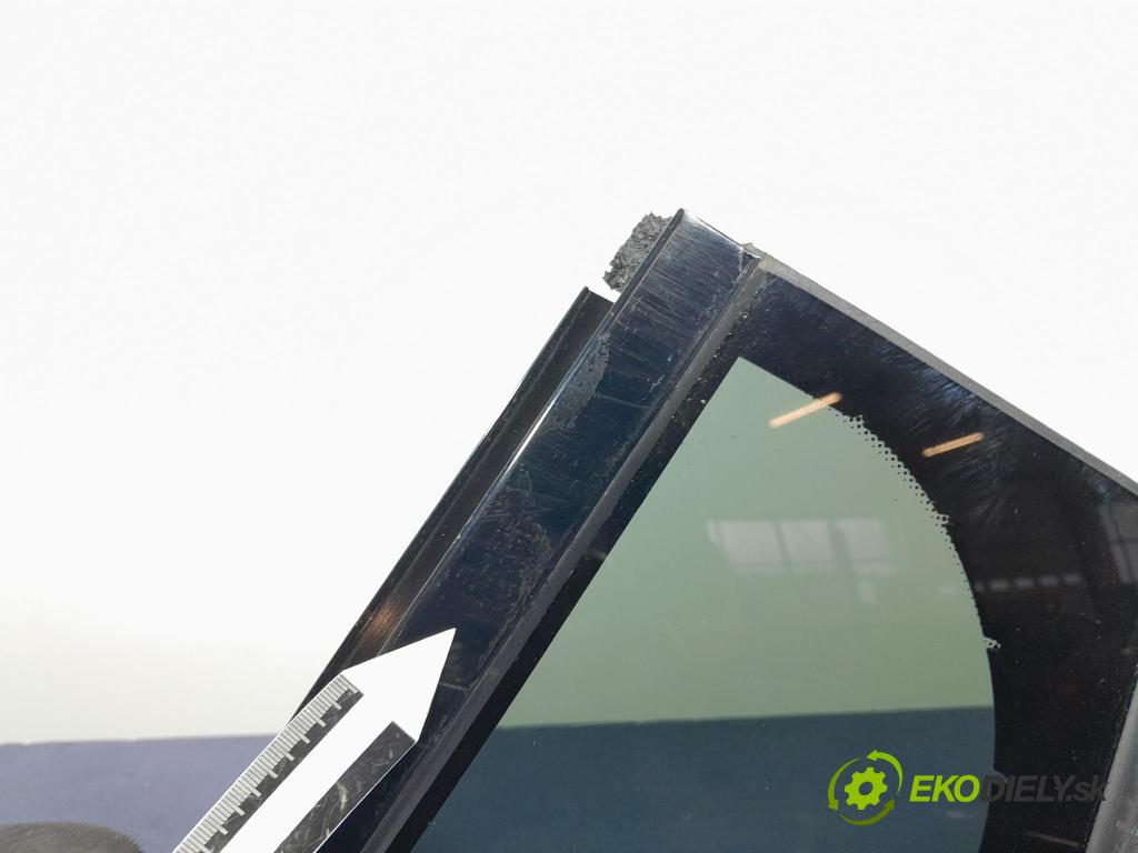 Bmw X7 2021 sklo dvere zad ľavé 7444113