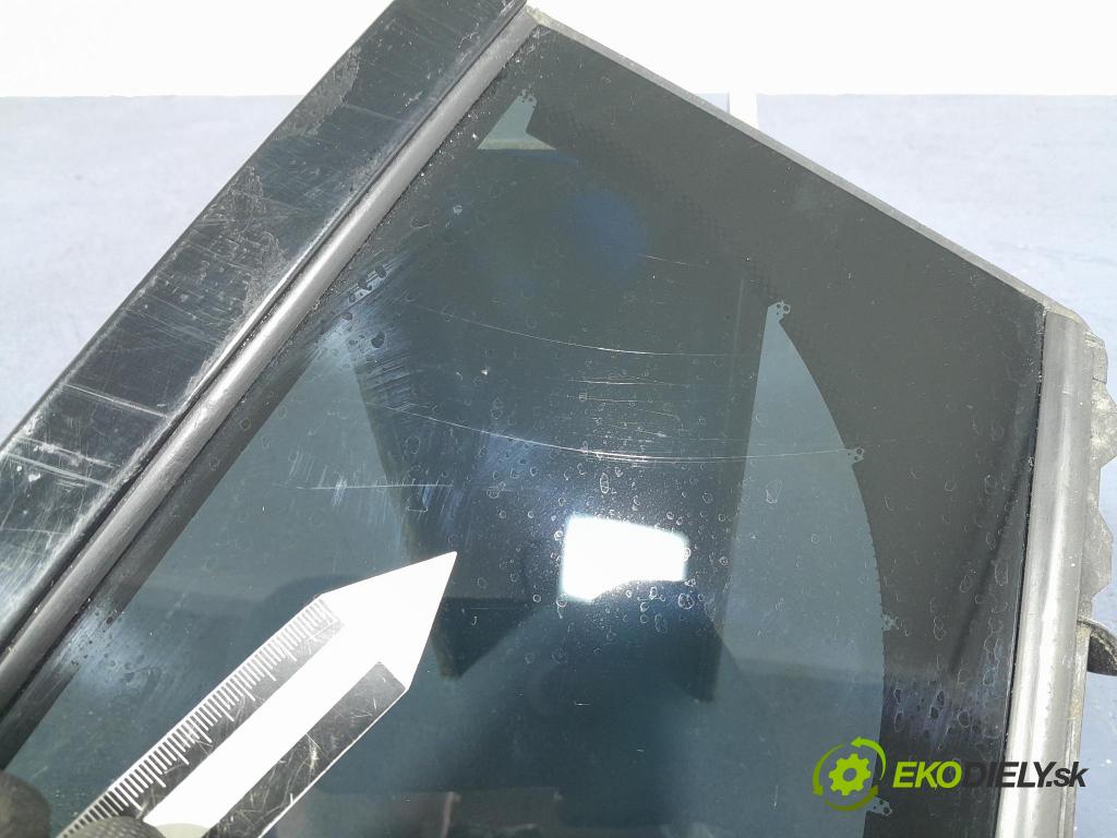 Bmw X7 2021 sklo dvere zad ľavé 7444113