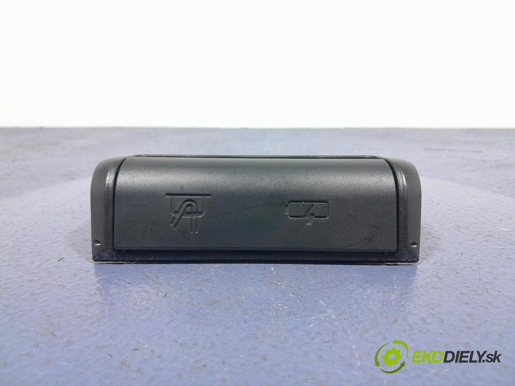 Bmw X7 2021 kryt Plast: Interiéry: 6995521