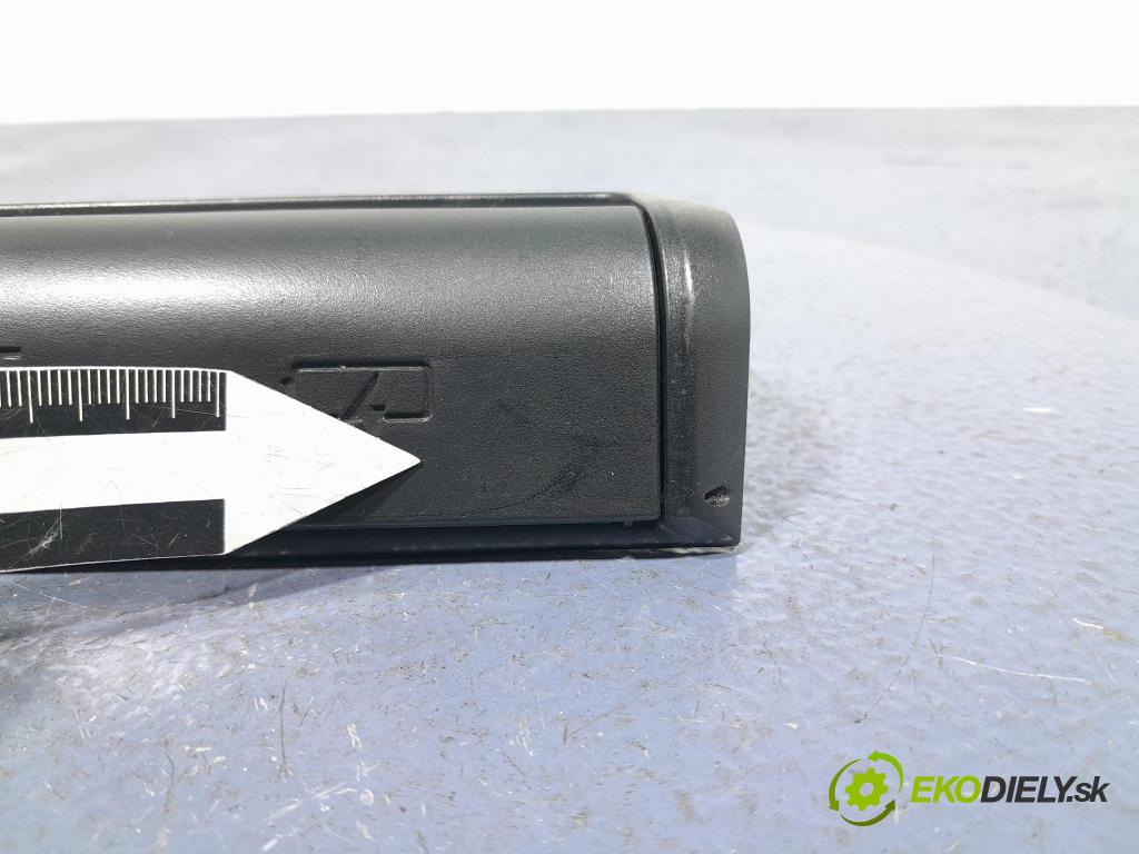 Bmw X7 2021 kryt Plast: Interiéry: 6995521
