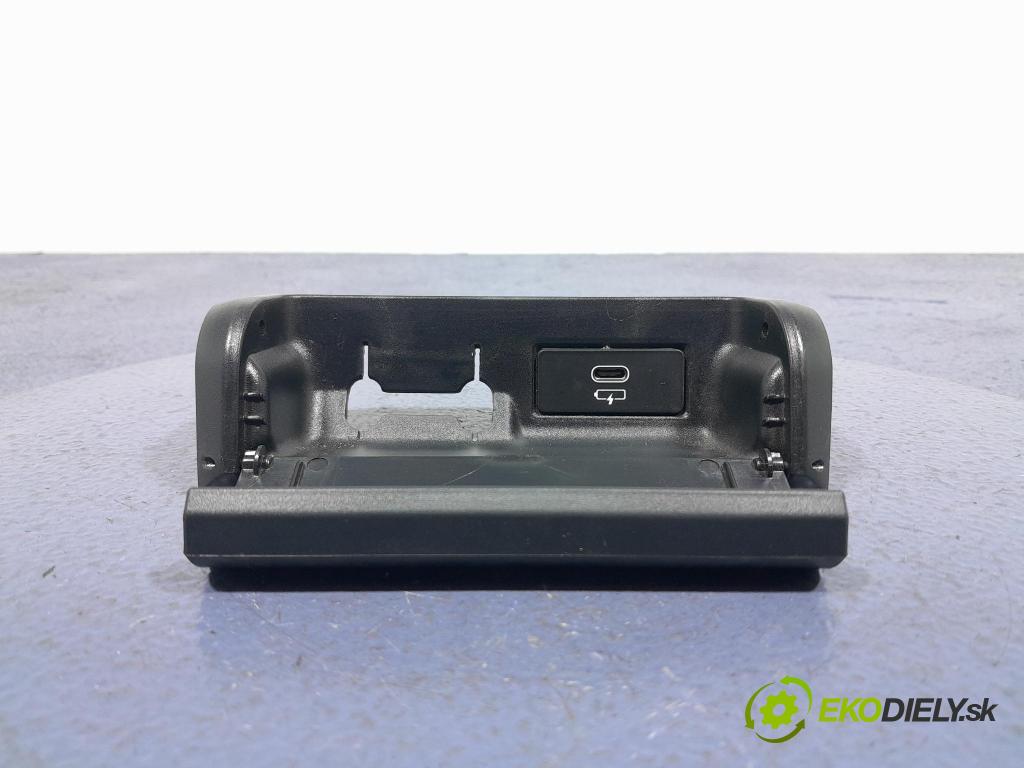 Bmw X7 2021 kryt Plast: Interiéry: 6995521