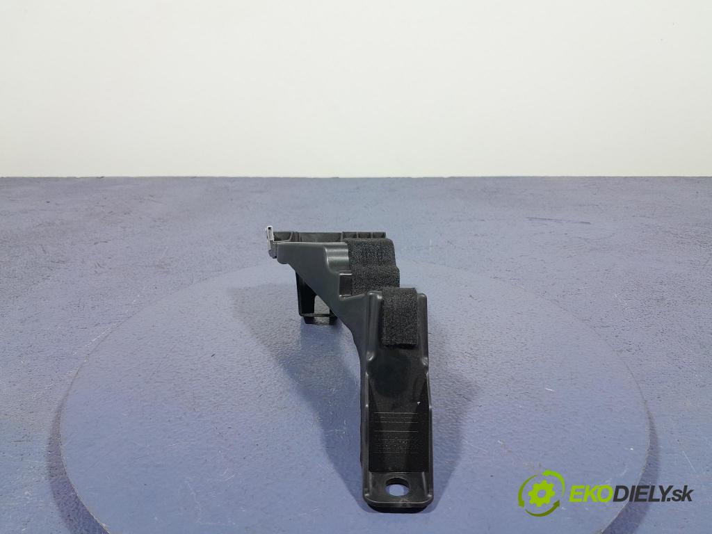 Bmw X7 2021 kryt Plast: Interiéry: 7941114