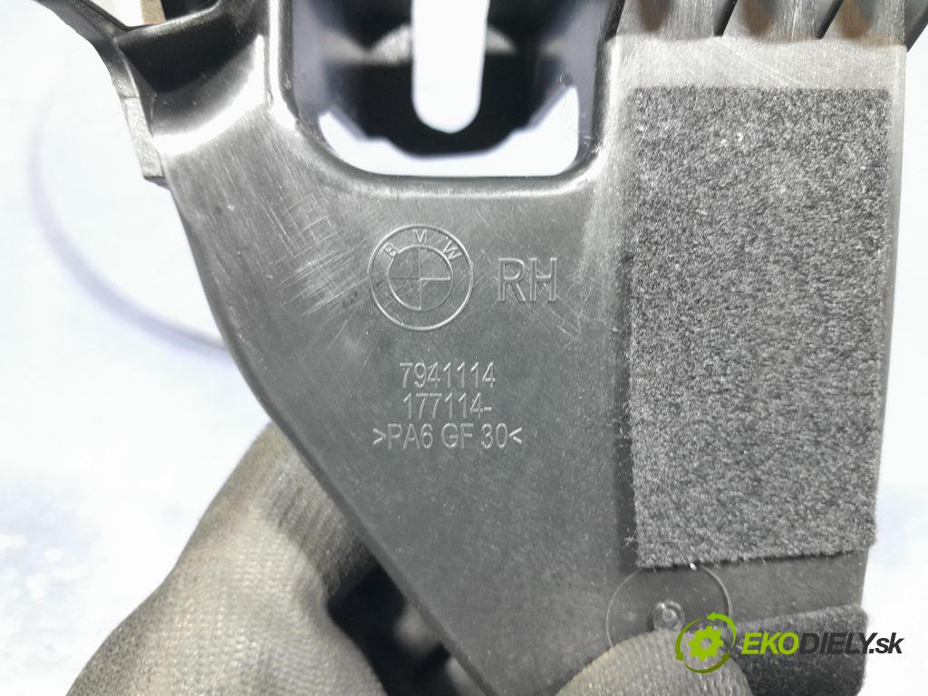 Bmw X7 2021 kryt Plast: Interiéry: 7941114