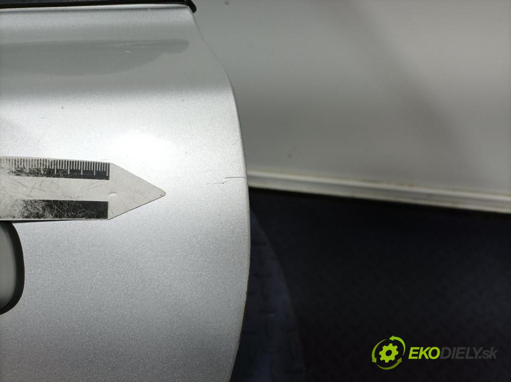Volvo V50 2007 dvere zad Vľavo: