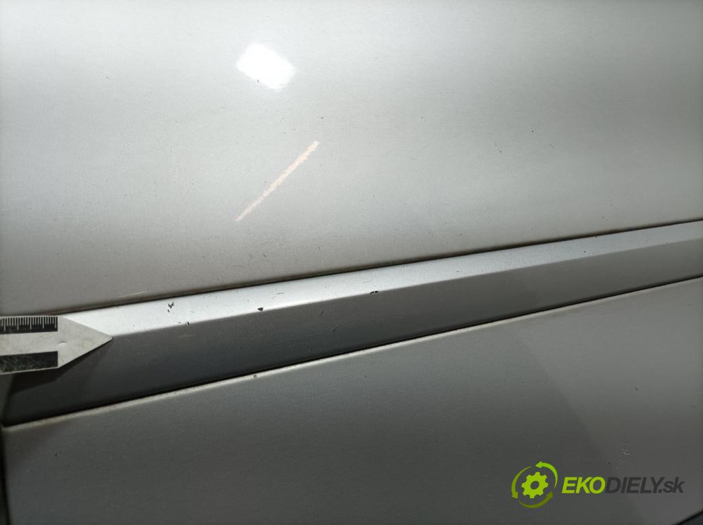 Volvo V50 2007 dvere zad Vľavo: