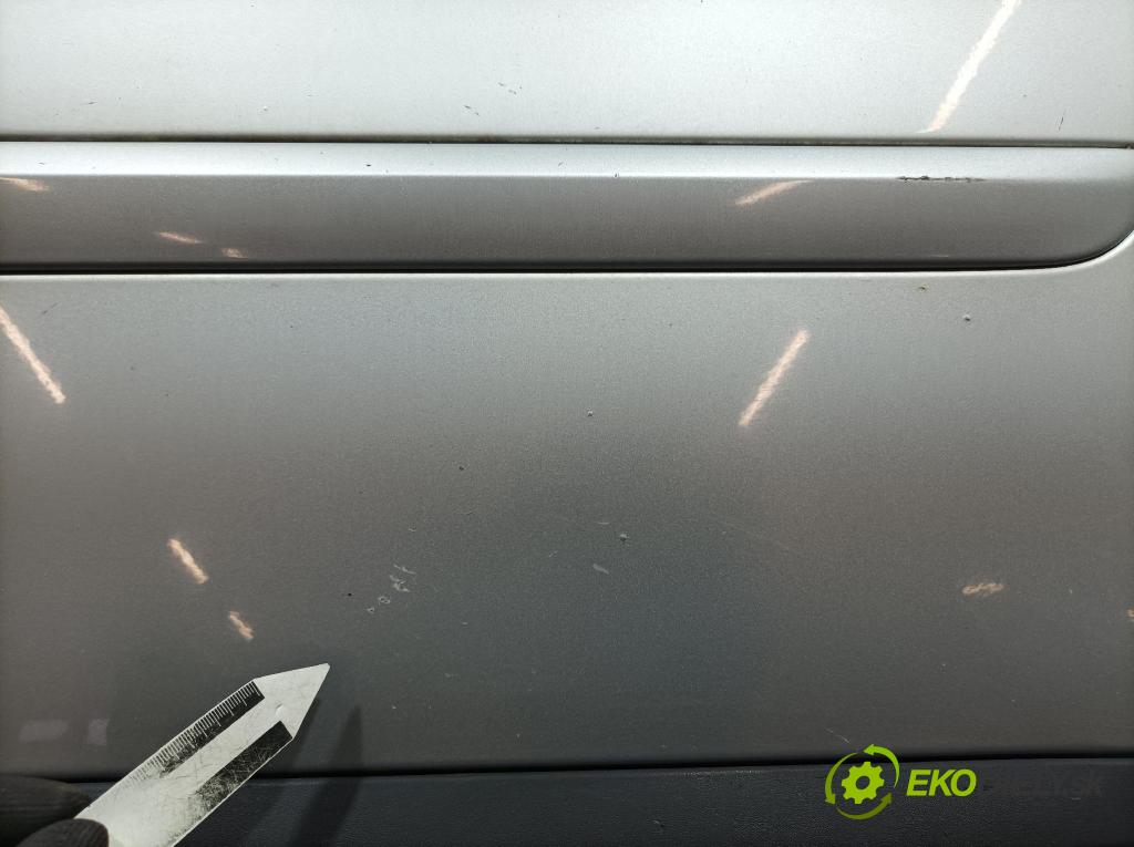 Volvo V50 2007 dvere zad Vľavo: