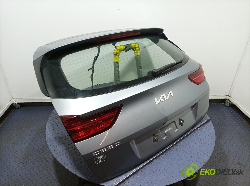 Kia Ceed 2023 zadna dveře kufra: kufra: