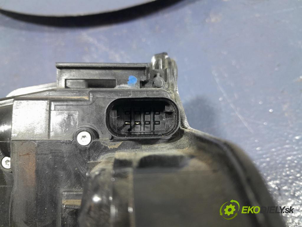 Bmw X7 2021 zámok dvere Predné v pravo: 7477702
