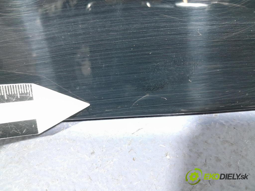 Bmw X7 2021 lišta Dekoratívne: