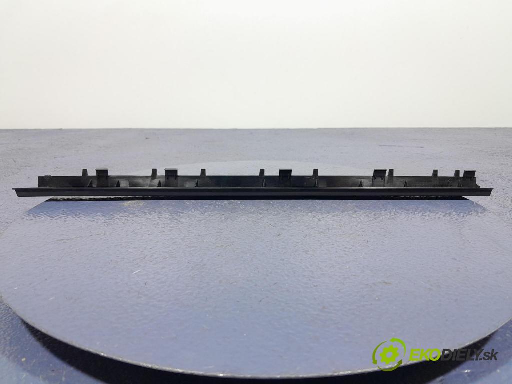 Bmw X7 2021 kryt Plast: Interiéry: 7482522