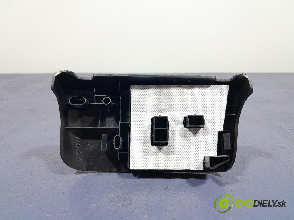 Bmw X7 2021 kryt Plast: Interiéry: 7444345