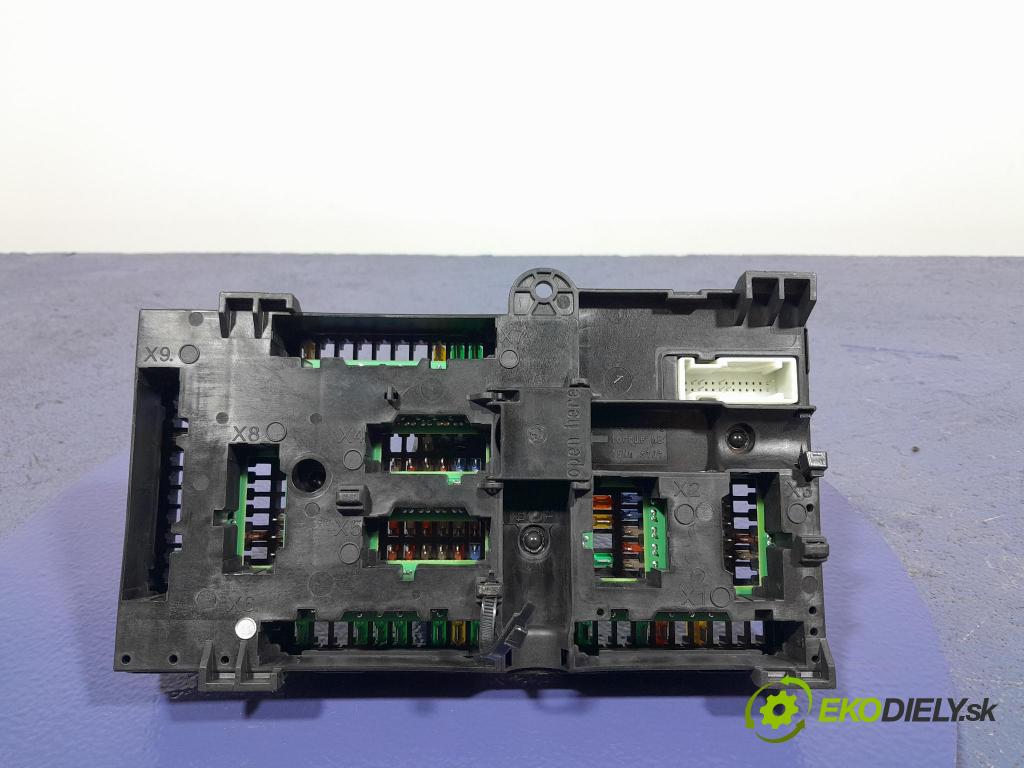 Bmw X7 2021 skrinka Poistky: 8706212