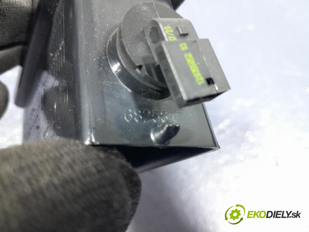 Bmw X7 2021 Vstup: Vzduch: 6825817