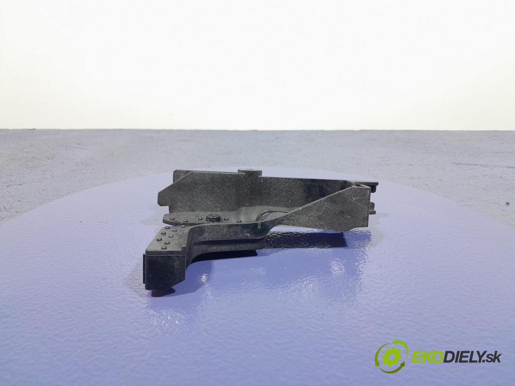 Bmw X7 2021 kryt Plast: Interiéry: 6807238