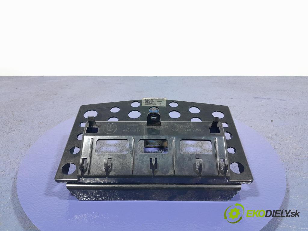 Bmw X7 2021 kryt Plast: Interiéry: 6808658
